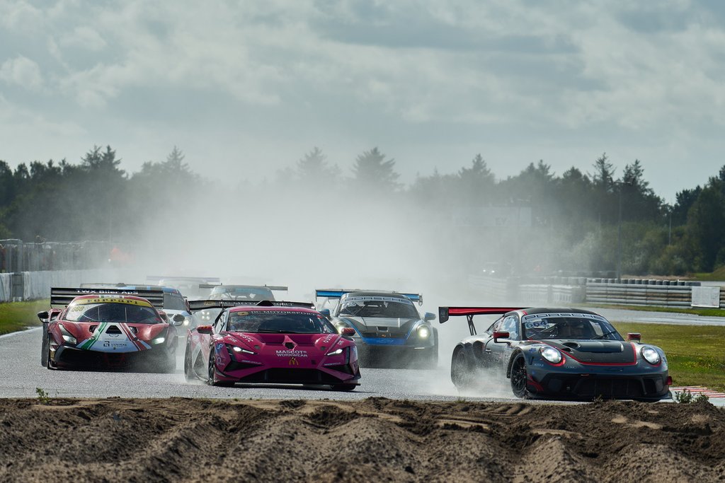 Efterårsvejret udfordrede deltagerne i Danish Endurance Championship på Padborg Park
(Foto: Stumpphoto)